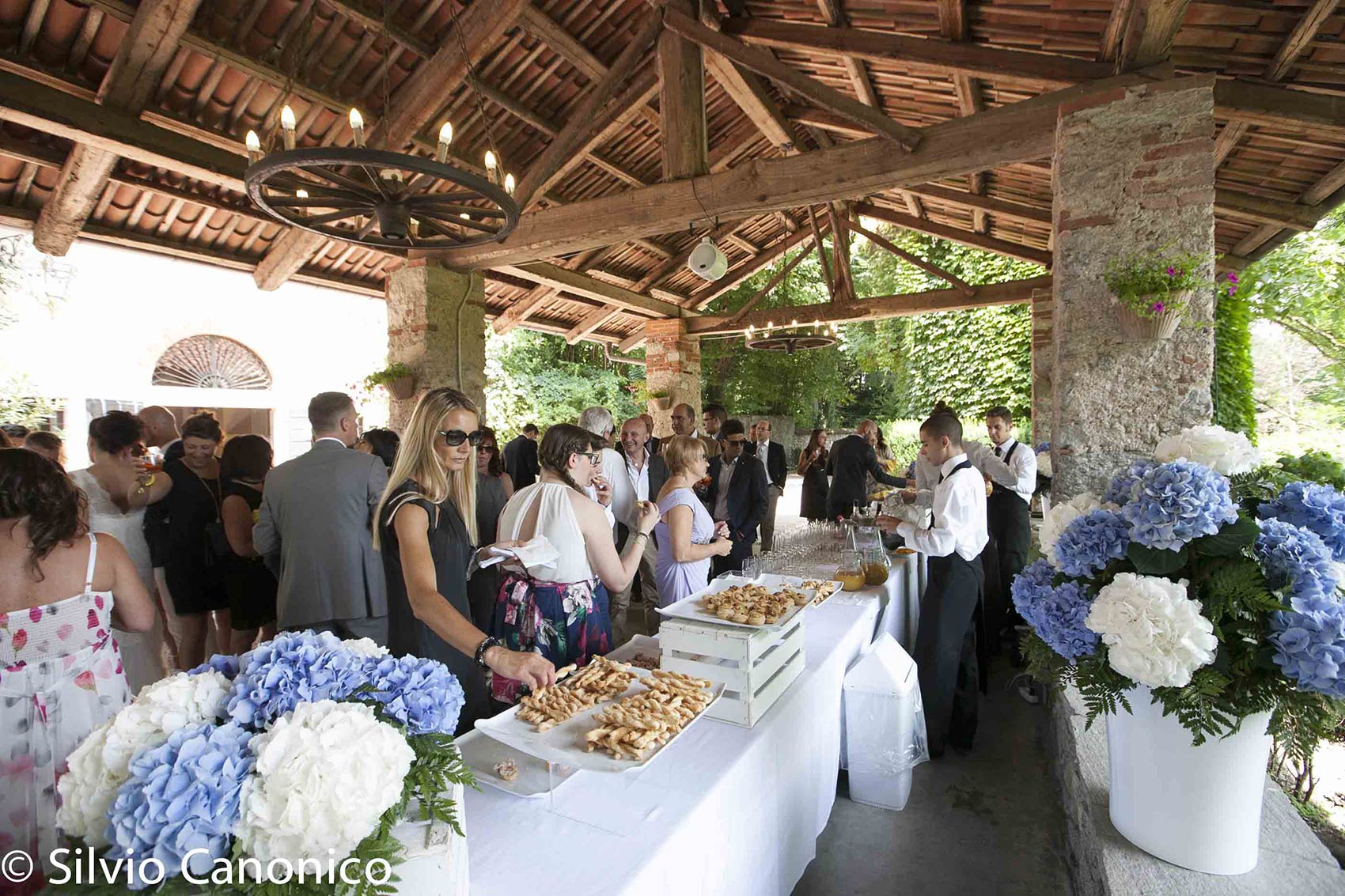 APERITIVO CON BIONDA AL BUFFET 5